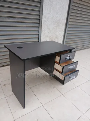 Boss Office Products Modern Office Desk