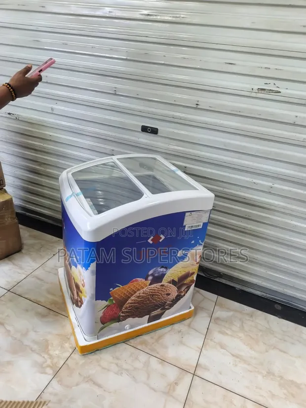 TLAC Showcase Ice Cream Freezer 156L - 1