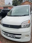 Toyota Voxy X 2WD 8-Seater 2001 White - 2