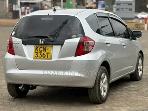 Honda Fit Automatic 2010 Kijivu