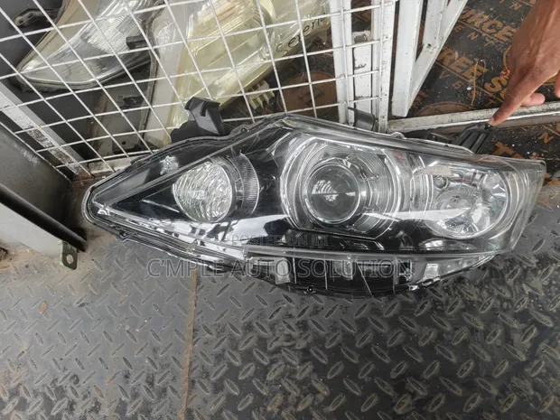 Toyota Allion 265 Xenon Headlight - 1
