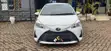 Toyota Vitz 1.0 FWD 5dr 2019 Nyeupe - 1