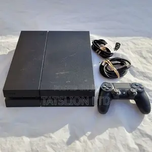 Playstation 4 Standard Console - Chipped, 8 Games