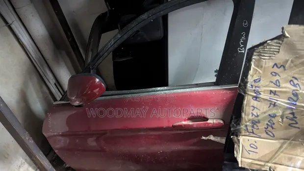 Mlango wa Mbele wa BMW 320i (Kushoto) - 1