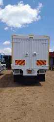 Isuzu FRR 90 Truck - 3
