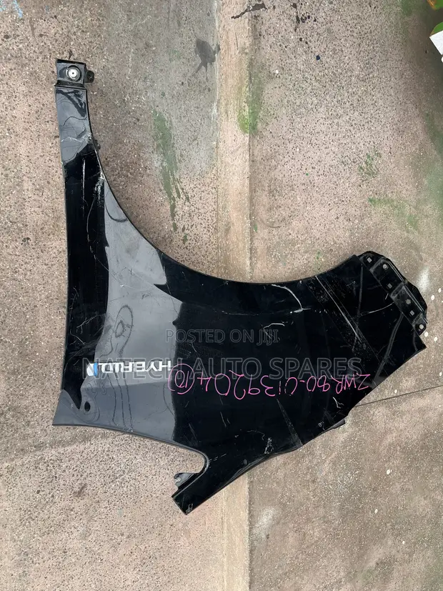 Toyota Noah Fender (2015-2019) - 1