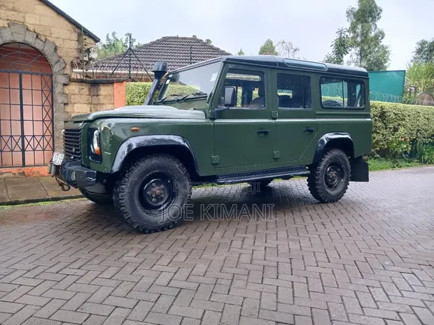 Land Rover Defender 2011 Green - 1