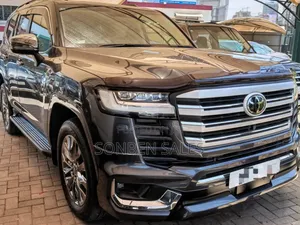 Toyota Land Cruiser 300 Series 3.5 V6 2022 Gray