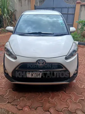 Toyota Sienta 2017 Nyeupe