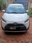 Toyota Sienta 2017 White - 1