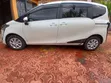 Toyota Sienta 2017 White - 4