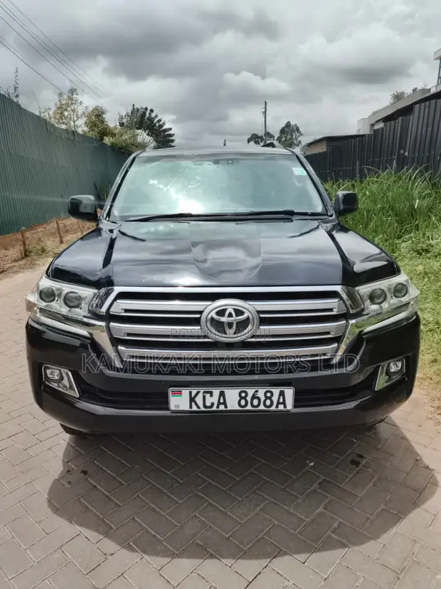 Toyota Land Cruiser V8 2010 Black - 1