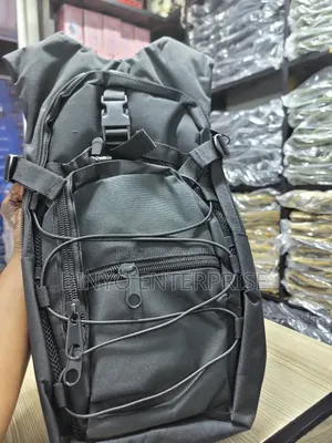 Camel Hiking Bag Nyeusi/Kijani
