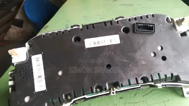 Suzuki Swift 2010-2017 Speedometer - 1
