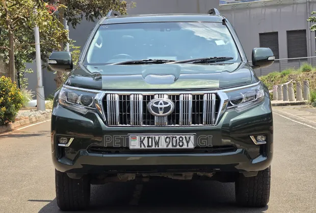 Toyota Land Cruiser Prado 2014 Black - 1