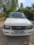 Isuzu Tougher 2001 White - 3