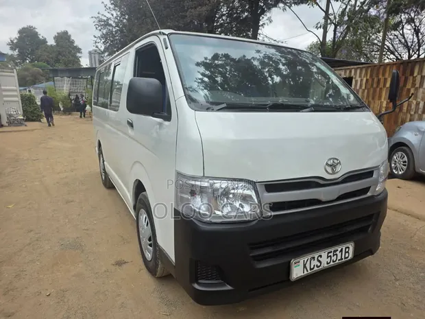 Toyota HiAce 2011 White - 1