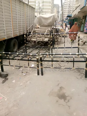 4x6 Metallic Queen Bed - Brand New