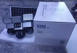 Kamera ya CCTV ya Nje ya 3-in-1 na Solar LED & PTZ