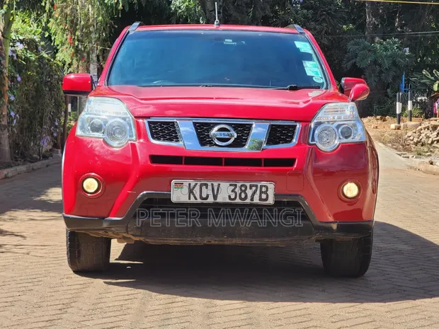 Nissan X-Trail 2012 Red - 1
