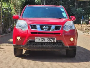 Nissan X-Trail 2012 Nyekundu