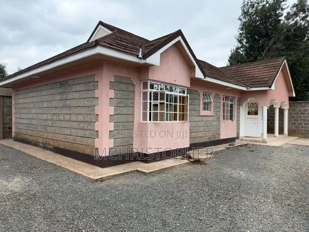 Bungalow ya Vyumba 3 kwa Uuzaji Ngong CBD - 1