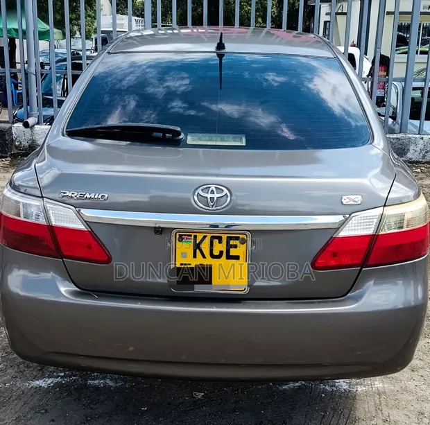 Toyota Premio 2009 - 1