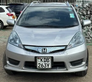 Honda Fit Shuttle Hybrid 2014 Gray