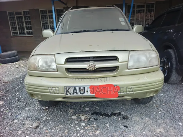 Suzuki Escudo 2002 Beige - 1