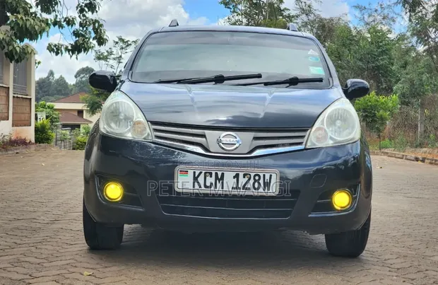 Nissan Note 2010 Nyeusi - 1