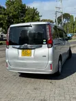 Toyota Noah 2014 White - 3
