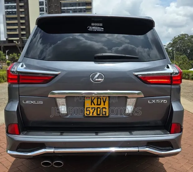 Lexus LX 570 2016 Gray - 1