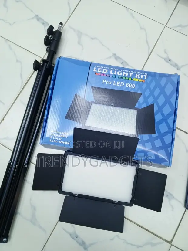 U600 LED Studio Fill Light with Tripod Stand - 1