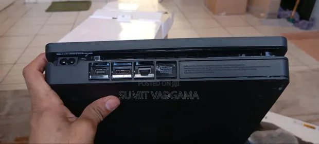 Playstation 4 Slim 500GB - 1