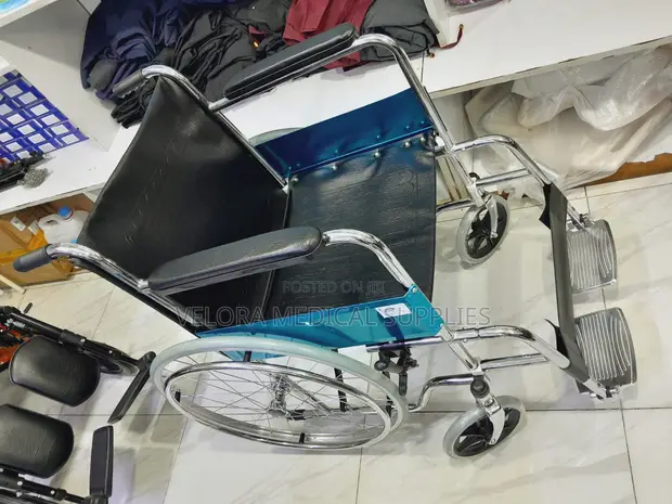 Standard Wheelchair ya Kukunja ya Mwongozo - 1