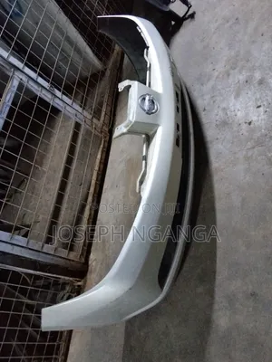 Nissan Tiida Bampa ya Mbele