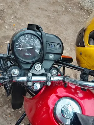 Honda CB 125 2024 Nyekundu