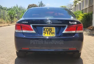 Toyota Crown 2014 Bluu