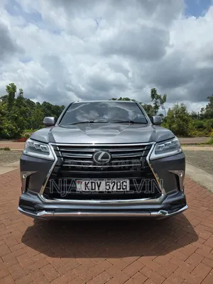 Lexus LX 570 AWD 2016 Kijivu
