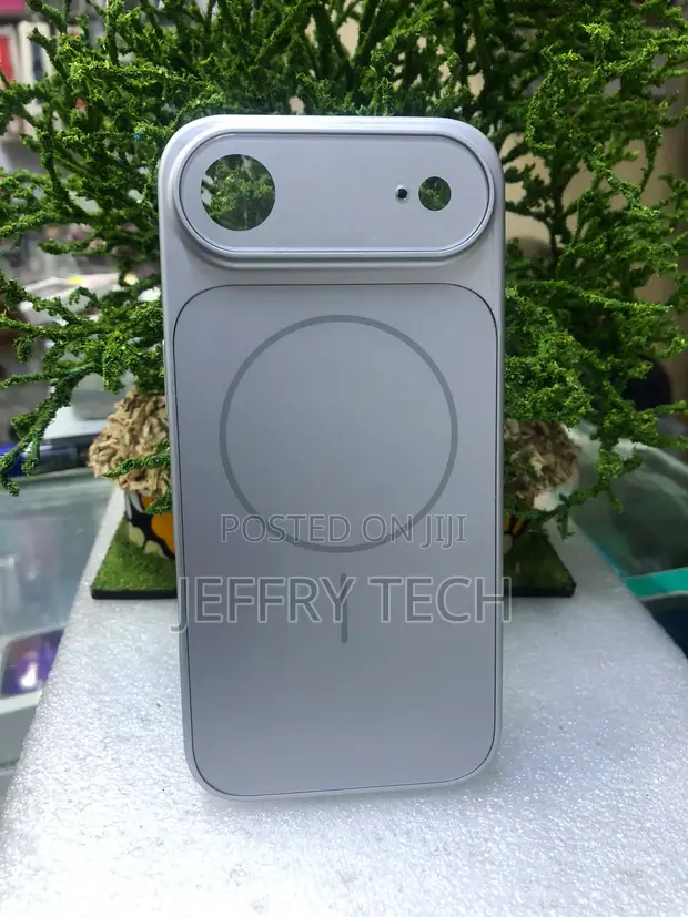 iPhone 17 Air 'Change Case' - Magnetic Case for Older Models - 1