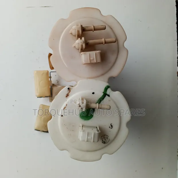 Nissan Wingroad Y11 Fuel Pump (Iliyo tumika) - 1