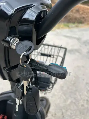 Scooter Mpya ya Umeme 2026 Nyeusi