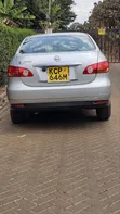 Nissan Sylphy 2011 Nyeusi - 5