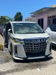 Toyota Alphard 2019 Executive Lounge - 3