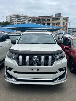 Toyota Land Cruiser Prado 2023 - Off White