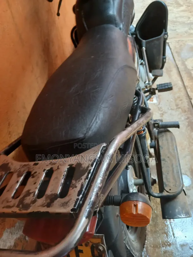 Bajaj Boxer 150 UG 2020 Nyeusi - 1