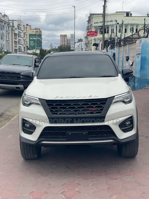 2020 Toyota Fortuner 2.8L Diesel White - 1