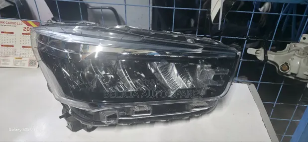 Toyota Raize 2017 Headlight - 1