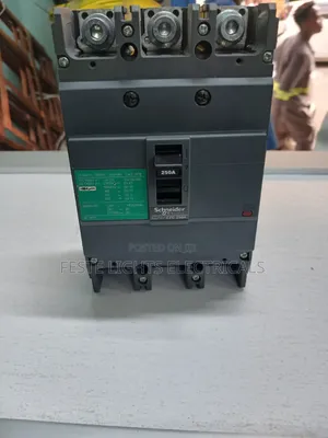 Schneider MCCB 3-Pole Circuit Breaker 250A