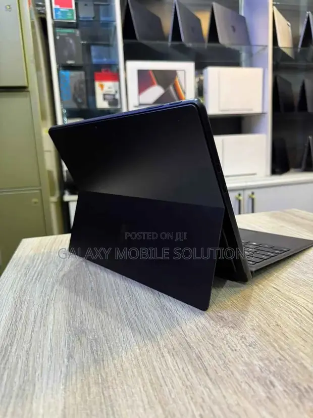 Microsoft Surface Pro 10 32GB RAM 512GB SSD - 1